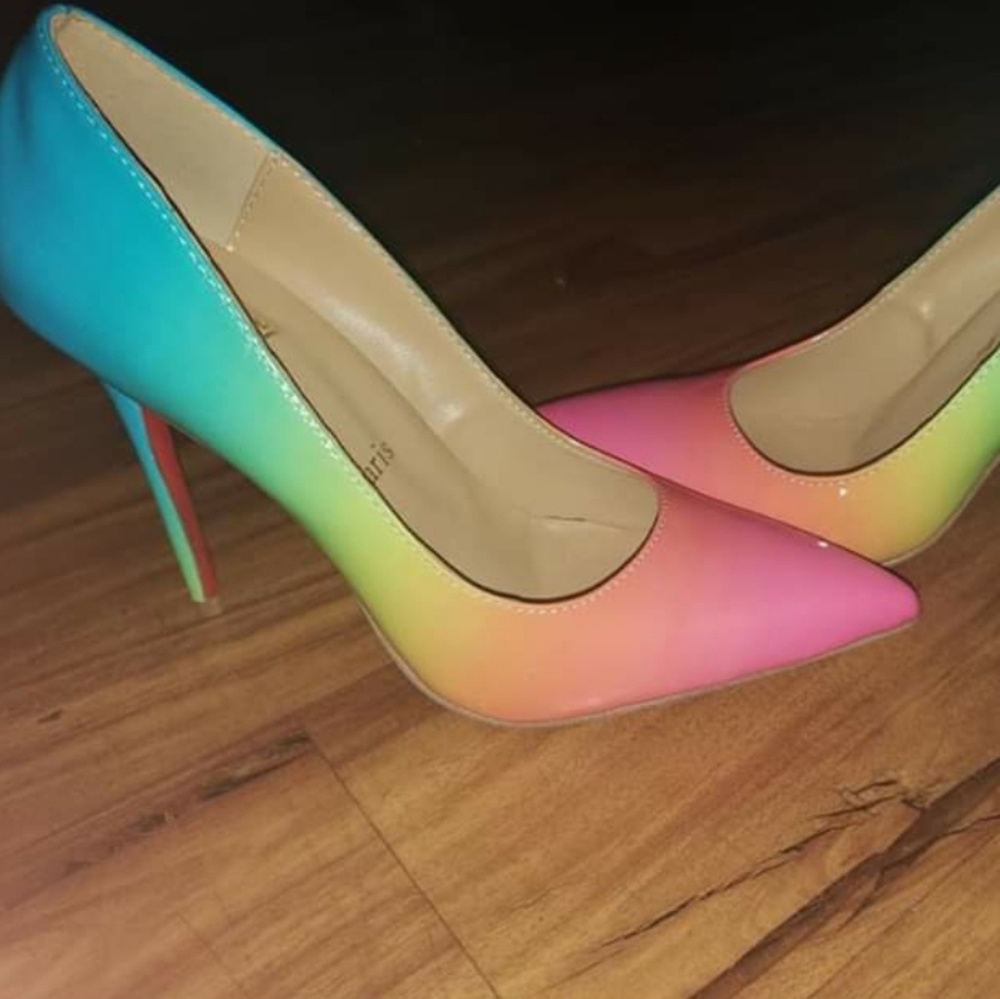 Red bottom heels - Picture 2 of 3